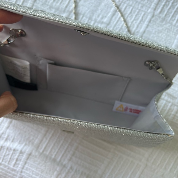 Silver clutch. - Picture 6 of 6